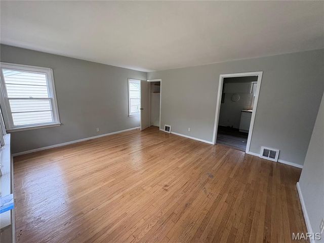 517 Teston Drive, St Louis, MO 63135