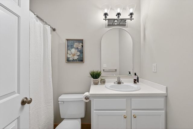 974 Main St 23, Wakefield, MA 01880