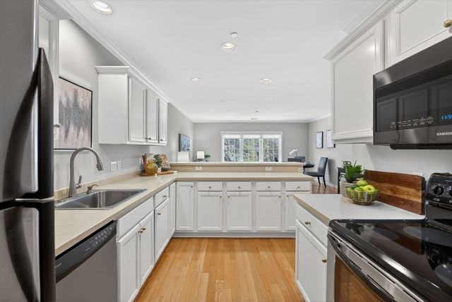 974 Main St 23, Wakefield, MA 01880