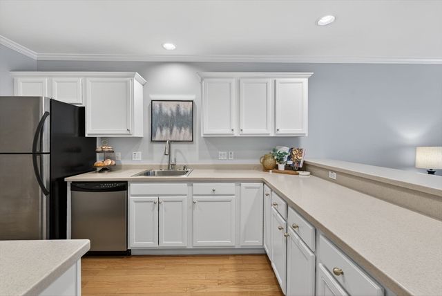 974 Main St 23, Wakefield, MA 01880