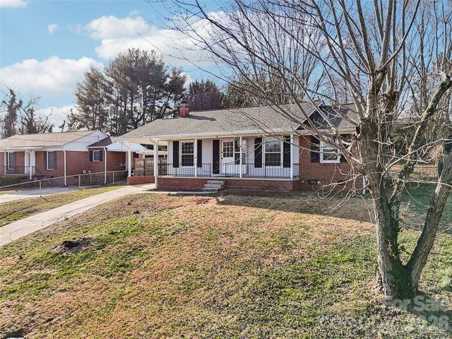 23 Starmount Drive, Asheville, NC 28806