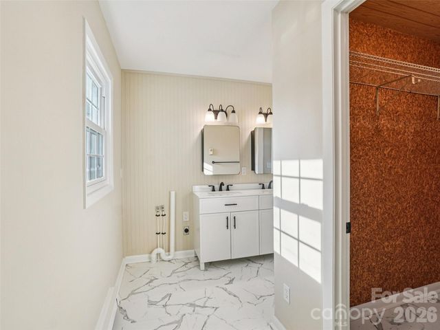 23 Starmount Drive, Asheville, NC 28806