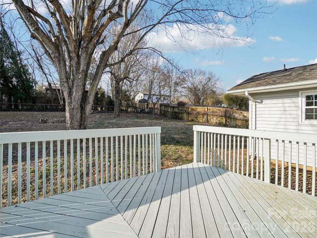 23 Starmount Drive, Asheville, NC 28806