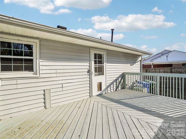 23 Starmount Drive, Asheville, NC 28806