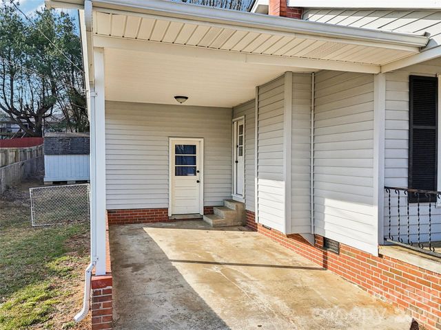 23 Starmount Drive, Asheville, NC 28806