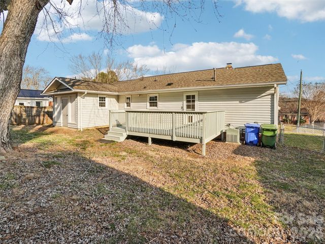 23 Starmount Drive, Asheville, NC 28806