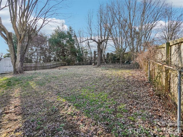 23 Starmount Drive, Asheville, NC 28806