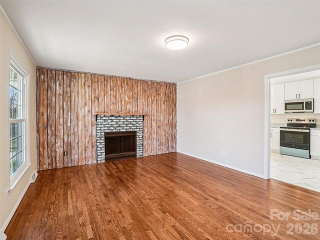 23 Starmount Drive, Asheville, NC 28806