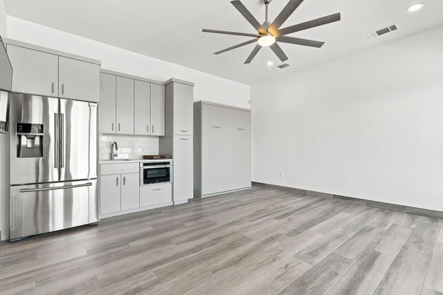 2100 Headwater LN, Austin, TX 78746