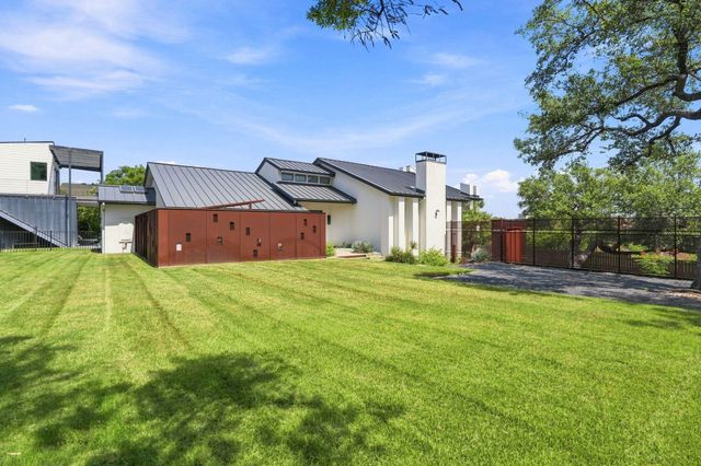 2100 Headwater LN, Austin, TX 78746
