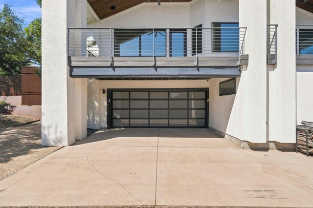 2100 Headwater LN, Austin, TX 78746