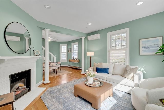 79 Chestnut St 2, Newton, MA 02456