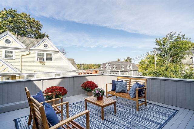 79 Chestnut St 2, Newton, MA 02456