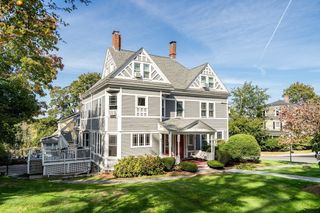 79 Chestnut St 2, Newton, MA 02456