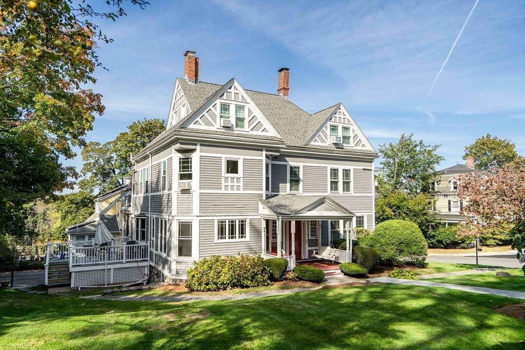 79 Chestnut St 2, Newton, MA 02456