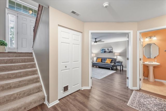 234 Bennett Drive, Carol Stream, IL 60188