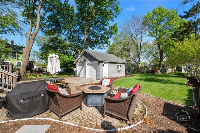 615 Elm Street, Batavia, IL 60510