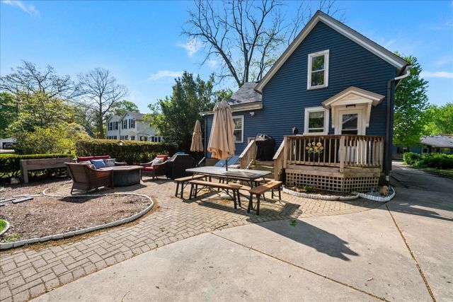 615 Elm Street, Batavia, IL 60510