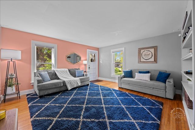 615 Elm Street, Batavia, IL 60510