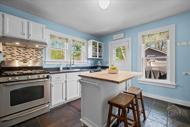 615 Elm Street, Batavia, IL 60510