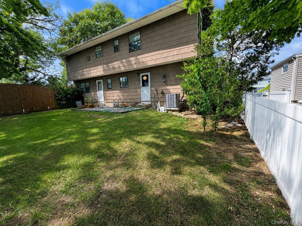 7 Roberts Lane, Cedarhurst, NY 11516 — photo 4