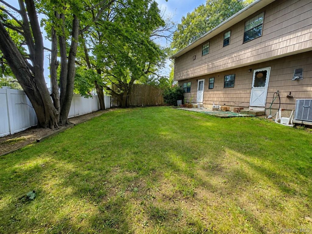 7 Roberts Lane, Cedarhurst, NY 11516 — photo 5