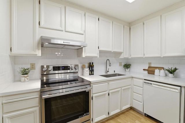 49 Showers Drive W308, Mountain View, CA 94040