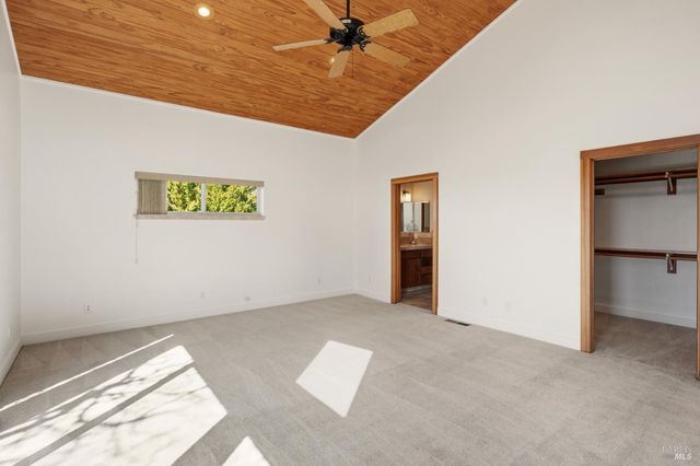 46701 Iversen Dr, Gualala, CA 95445