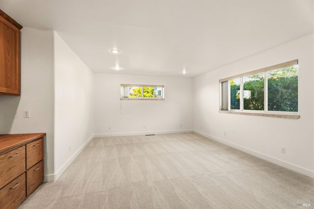 46701 Iversen Dr, Gualala, CA 95445