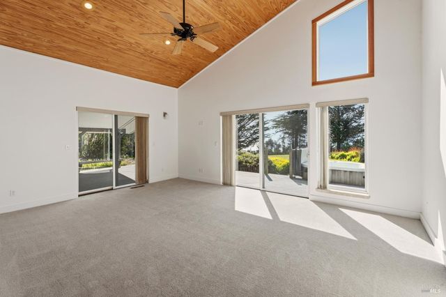 46701 Iversen Dr, Gualala, CA 95445