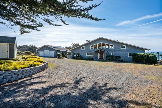 46701 Iversen Dr, Gualala, CA 95445
