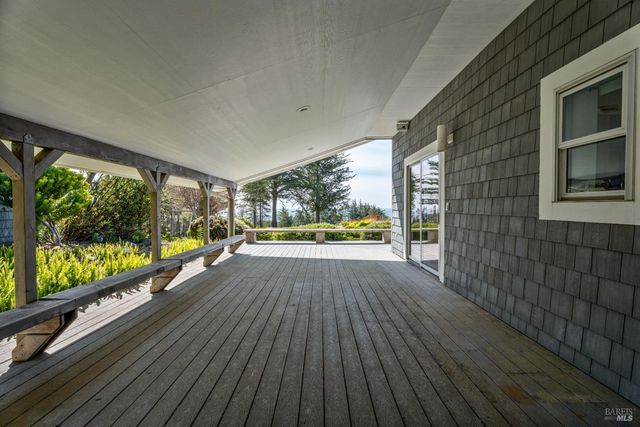 46701 Iversen Dr, Gualala, CA 95445