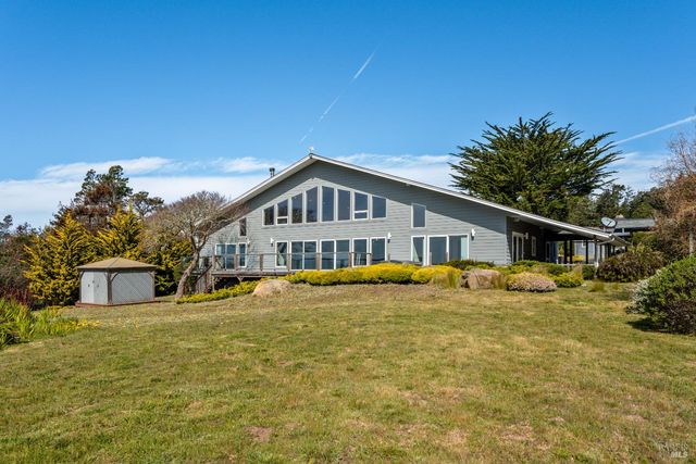 46701 Iversen Dr, Gualala, CA 95445