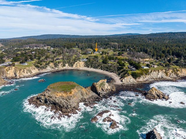 46701 Iversen Dr, Gualala, CA 95445