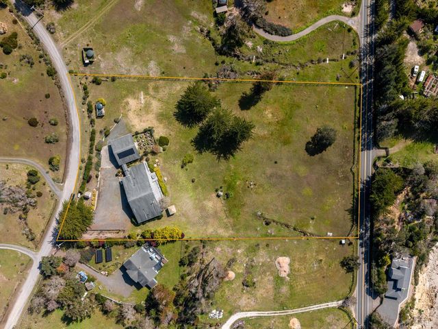 46701 Iversen Dr, Gualala, CA 95445