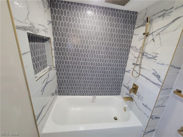 12621 Hirst Avenue, Cleveland, OH 44135