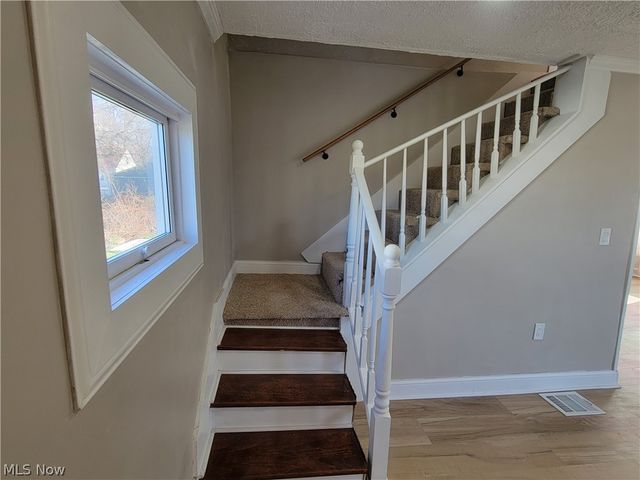 12621 Hirst Avenue, Cleveland, OH 44135