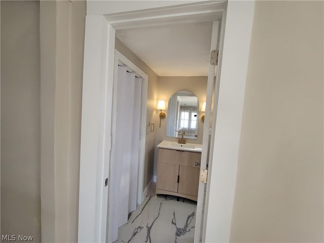 12621 Hirst Avenue, Cleveland, OH 44135