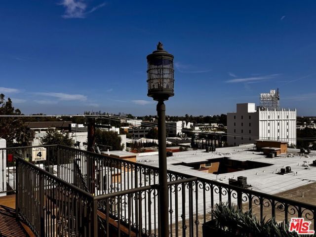 1146 Hacienda Place 4, West Hollywood, CA 90069