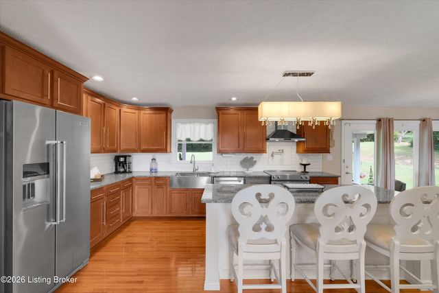 106 Cherry Hills Ln, Louisville, KY 40245