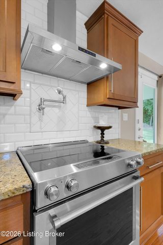 106 Cherry Hills Ln, Louisville, KY 40245