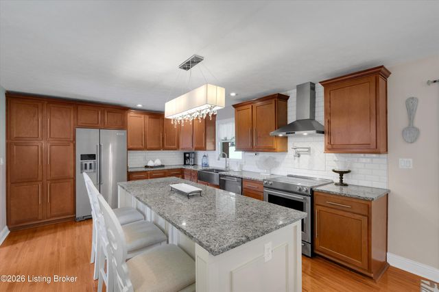 106 Cherry Hills Ln, Louisville, KY 40245