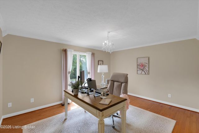 106 Cherry Hills Ln, Louisville, KY 40245