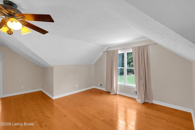 106 Cherry Hills Ln, Louisville, KY 40245