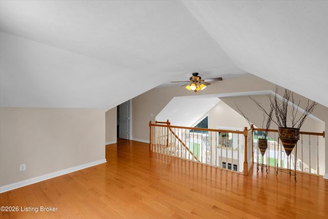 106 Cherry Hills Ln, Louisville, KY 40245