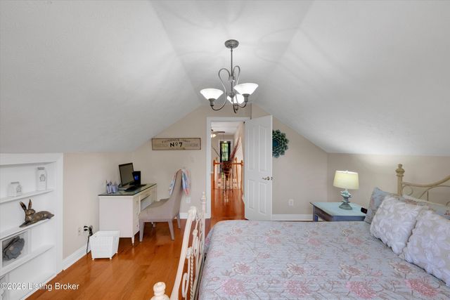106 Cherry Hills Ln, Louisville, KY 40245