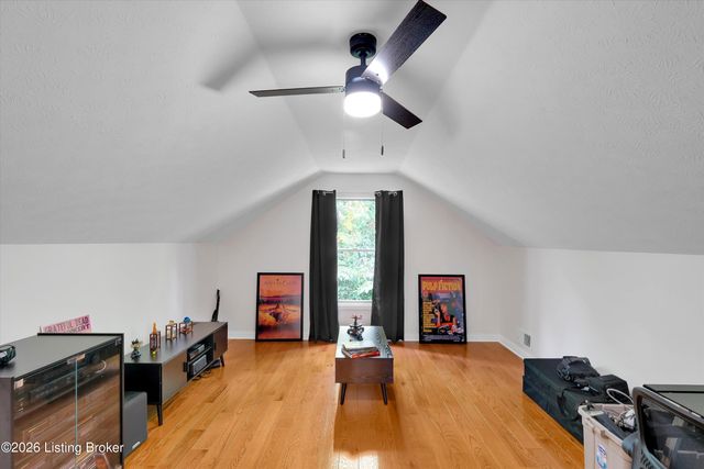 106 Cherry Hills Ln, Louisville, KY 40245
