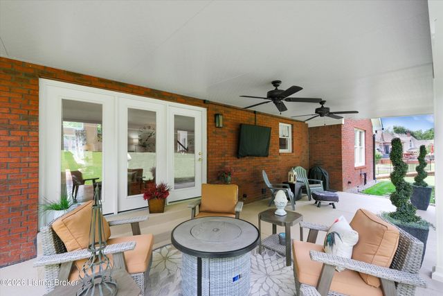 106 Cherry Hills Ln, Louisville, KY 40245