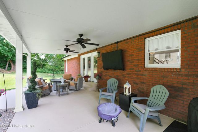 106 Cherry Hills Ln, Louisville, KY 40245