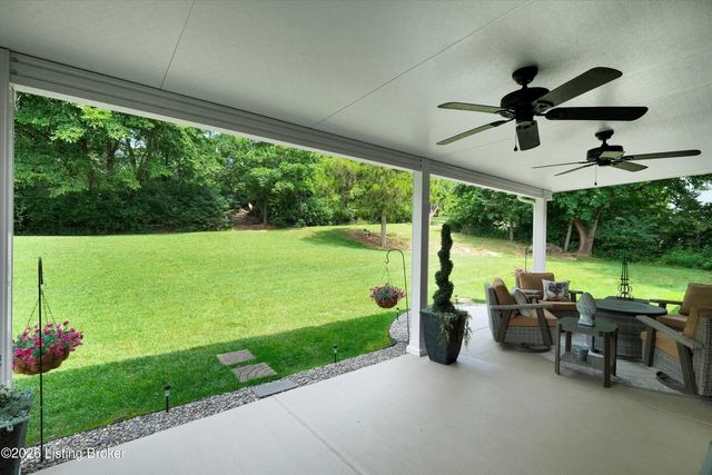 106 Cherry Hills Ln, Louisville, KY 40245